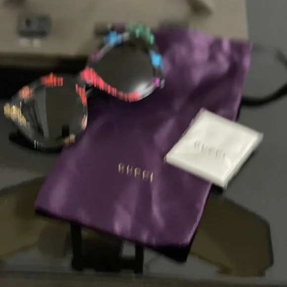 Gucci - Picture 2 of 8